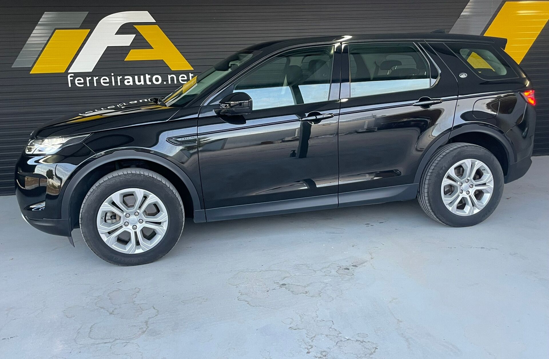 LAND ROVER Discovery S.1.5 I3 P300e AWD