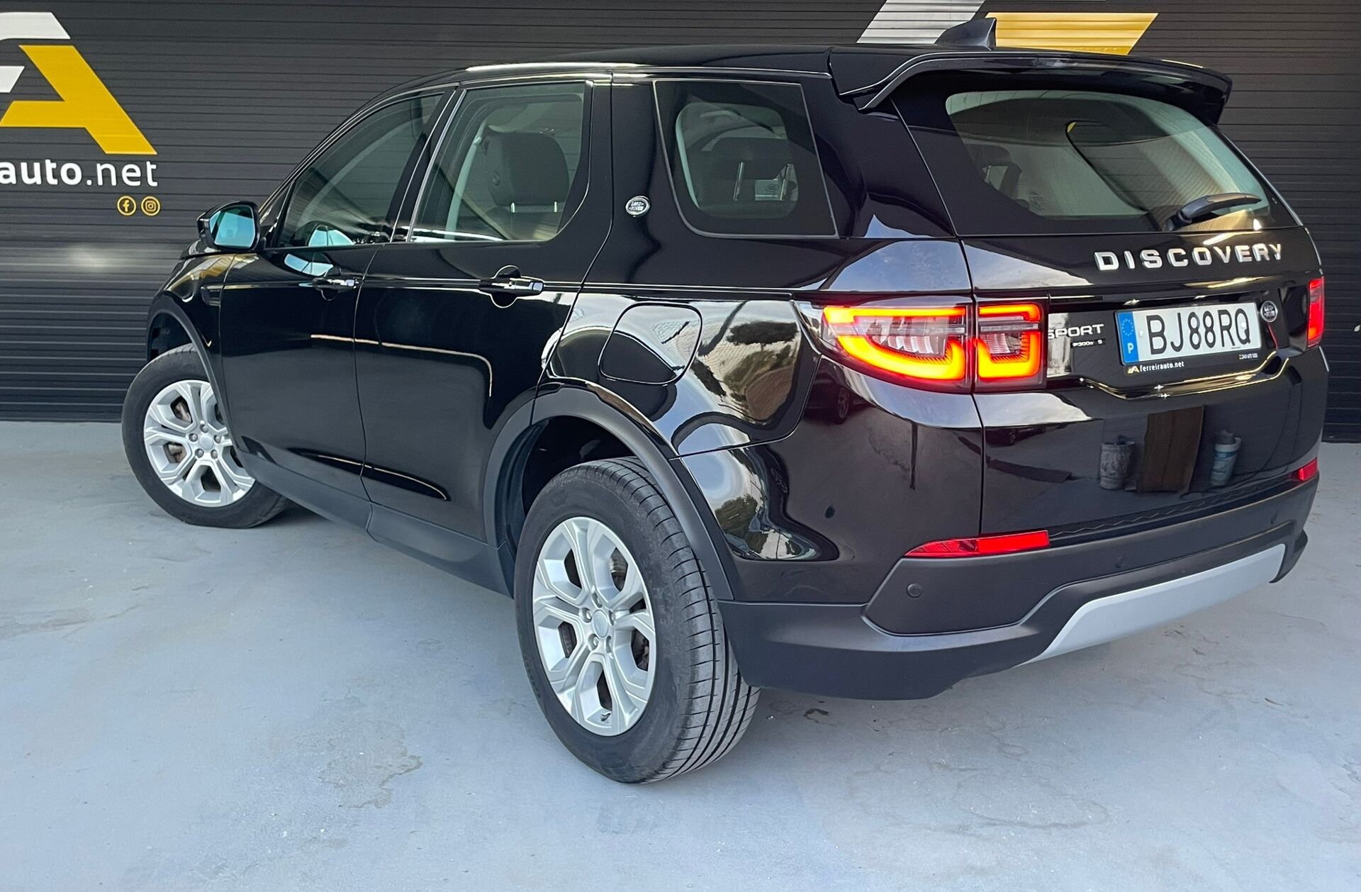 LAND ROVER Discovery S.1.5 I3 P300e AWD