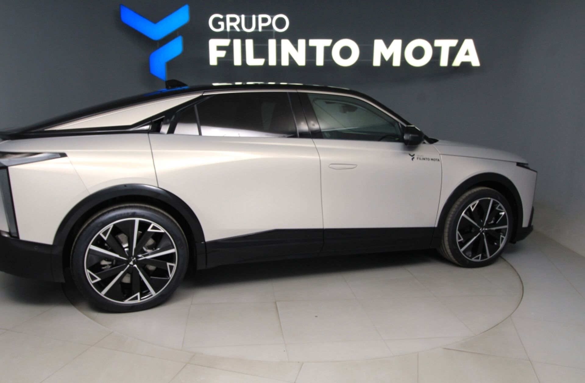 DS DS Nº8 97.2 kWh Long Range Etoile