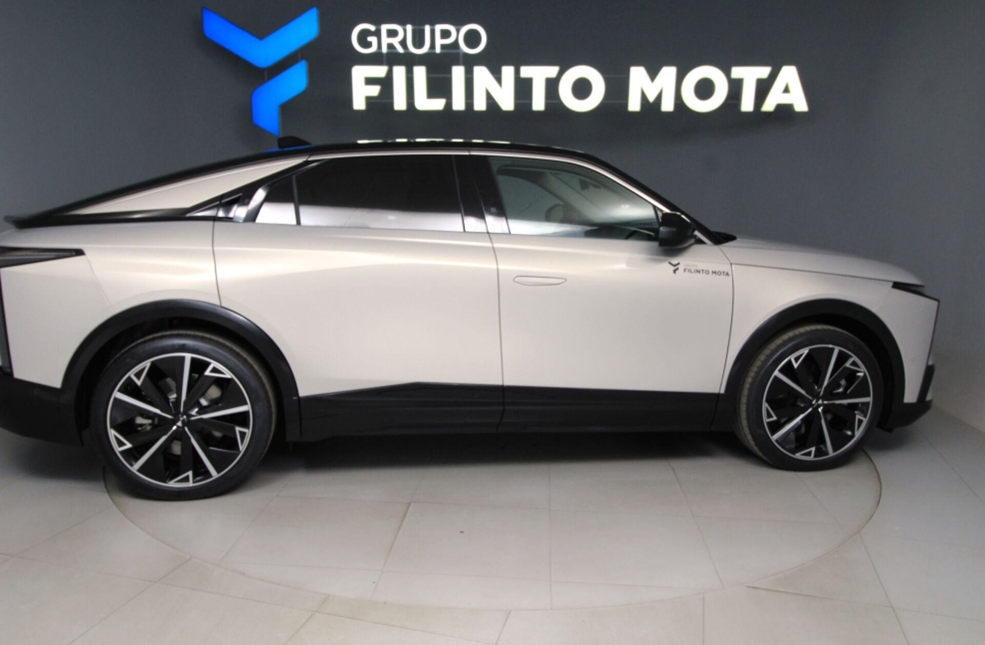 DS DS Nº8 97.2 kWh Long Range Etoile