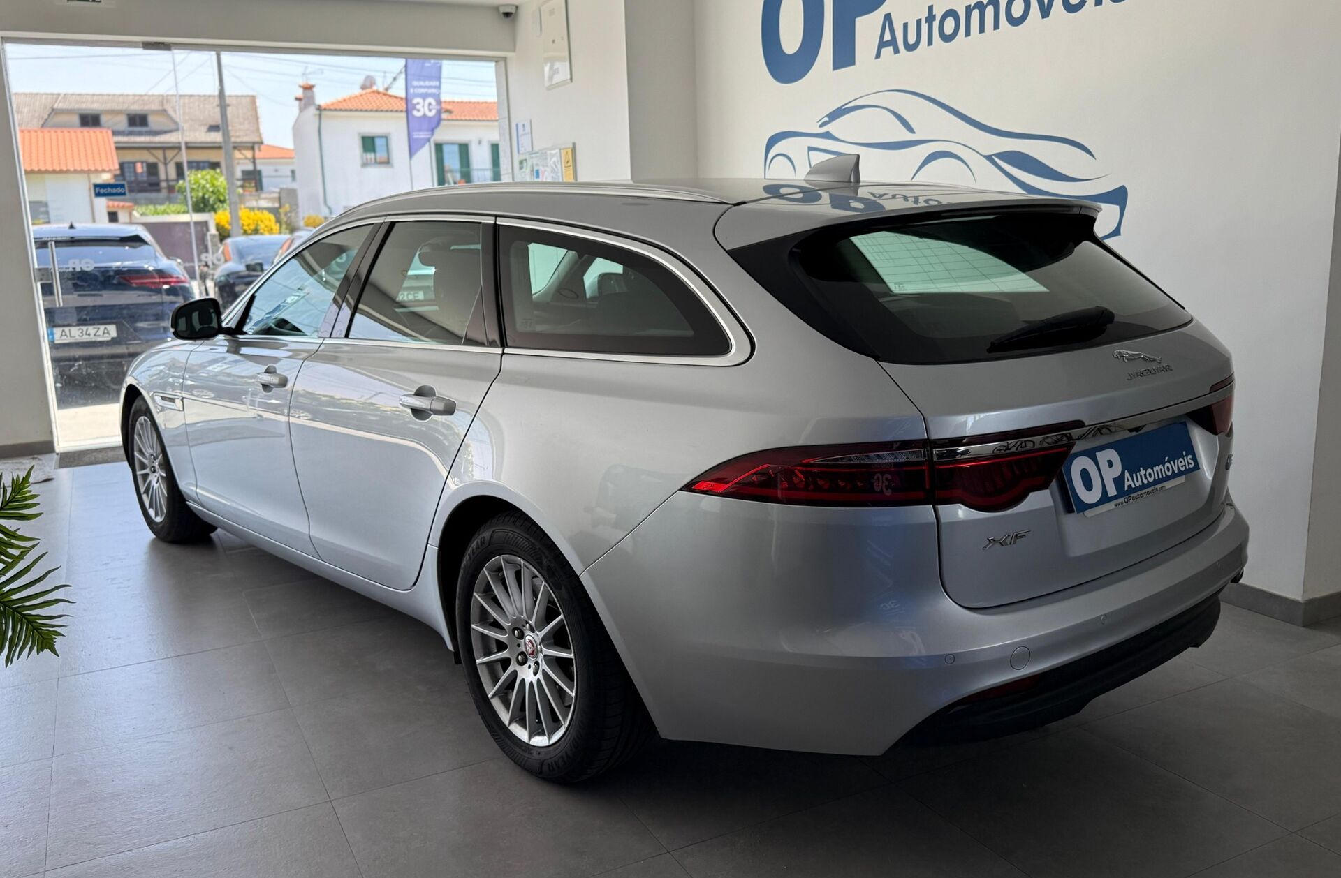 JAGUAR XF 2.0 D Pure Aut.