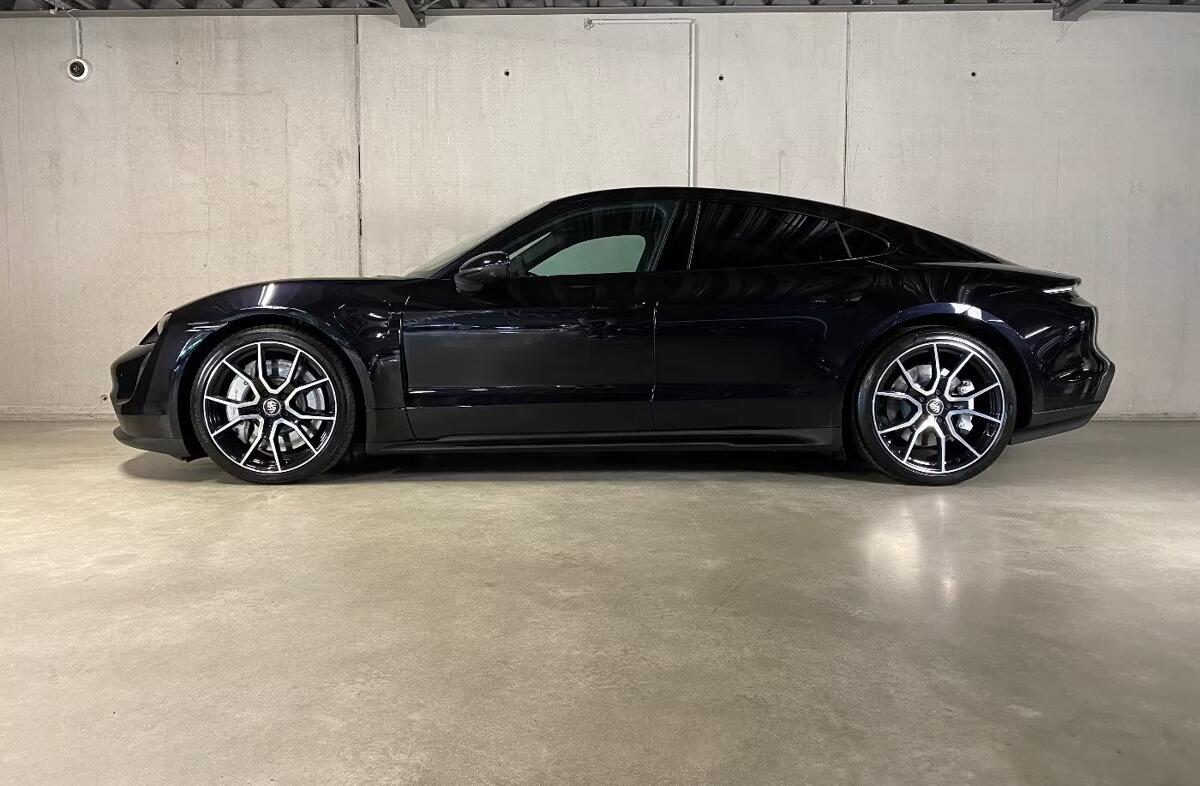 PORSCHE Taycan 4S