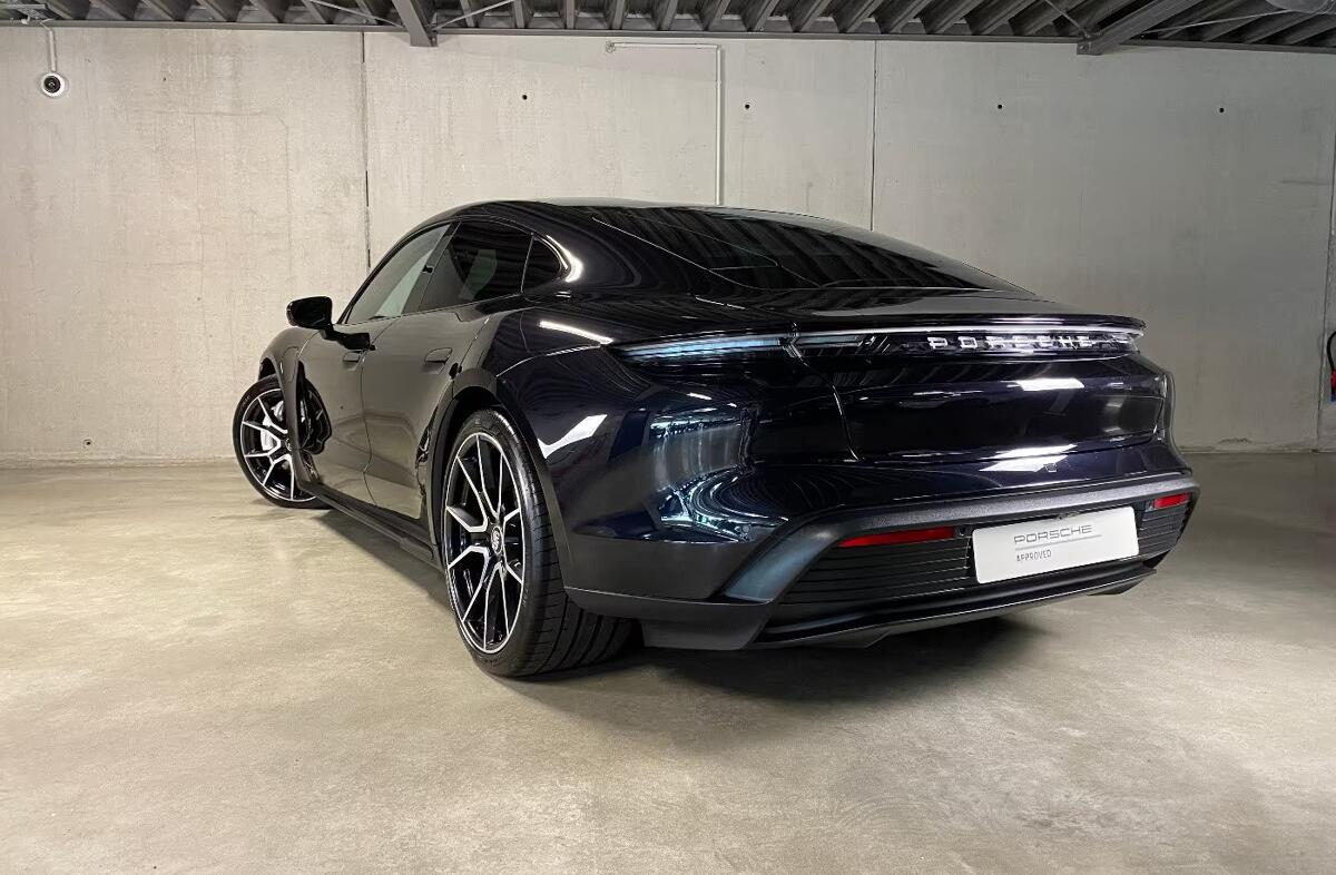 PORSCHE Taycan 4S