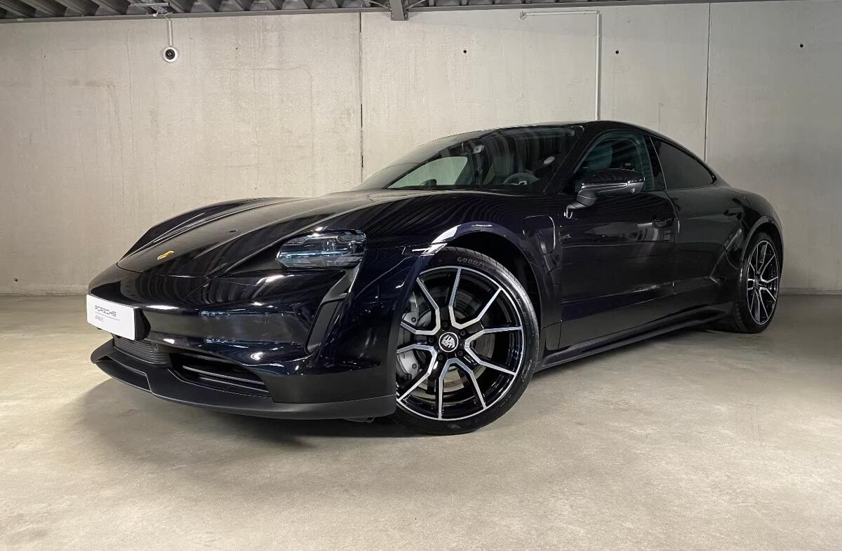 PORSCHE Taycan 4S