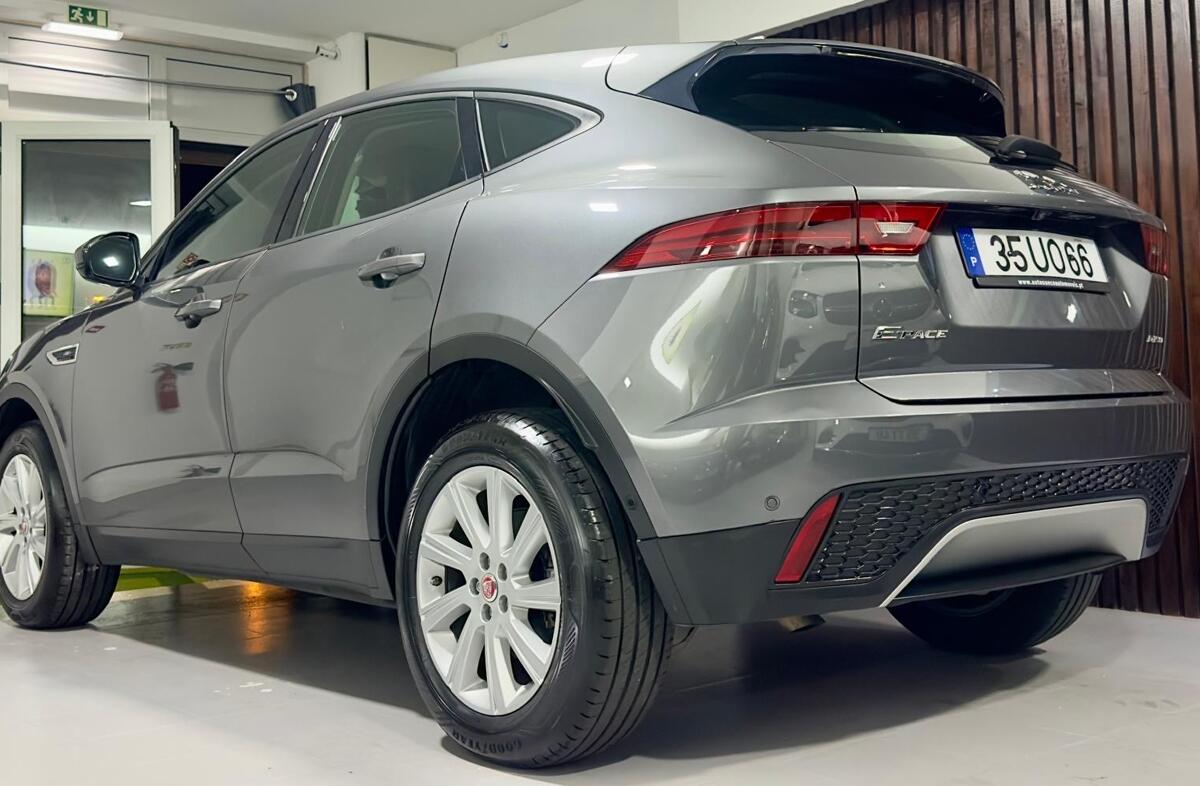 JAGUAR E-Pace 2.0 i4D R-Dynamic S