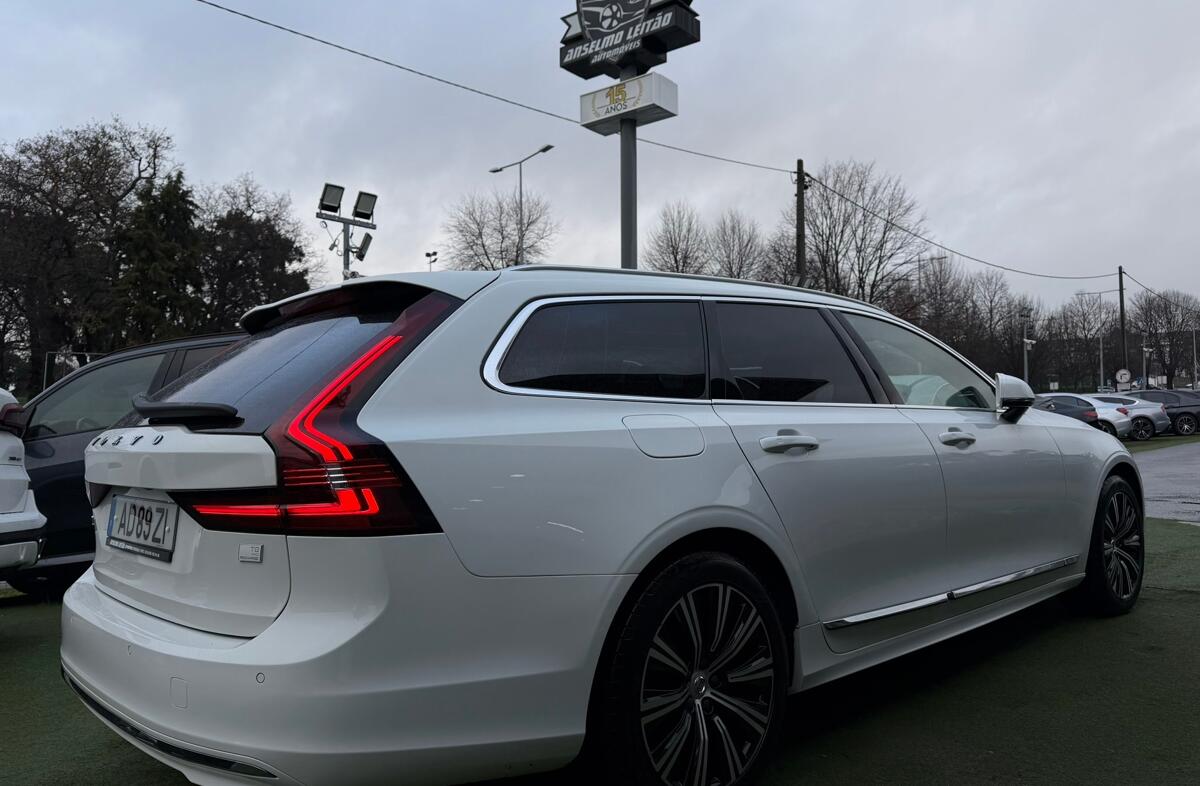 VOLVO V90 2.0 T8 PHEV Inscription AWD