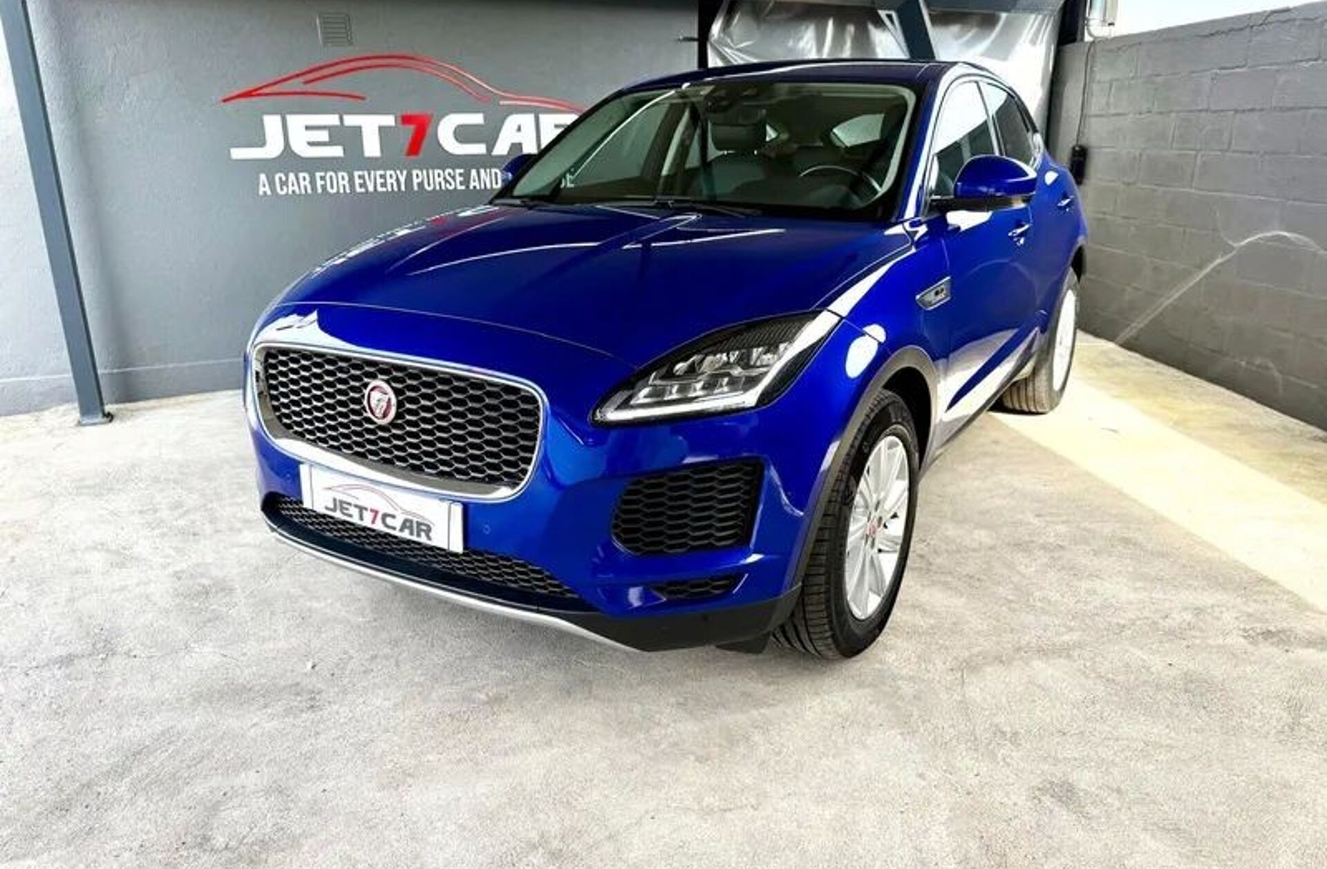 JAGUAR E-Pace 2.0 i4D R-Dynamic AWD Aut.
