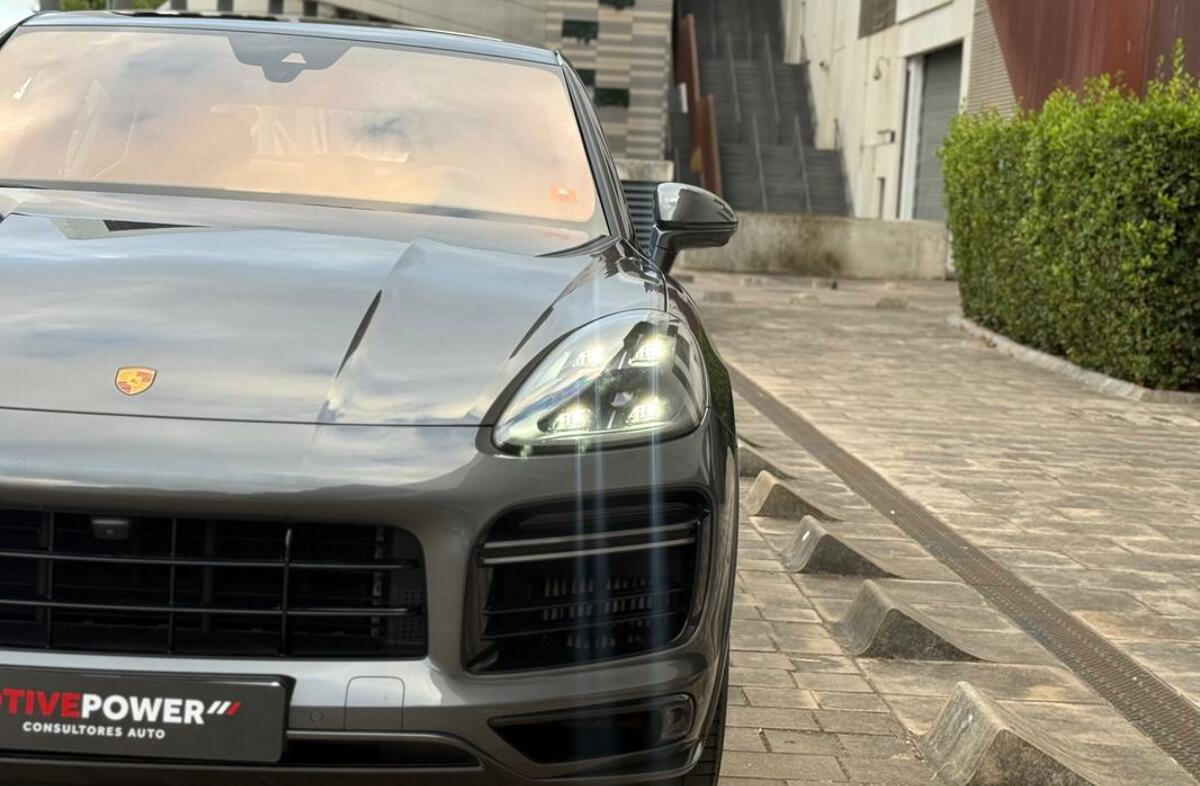 PORSCHE Cayenne Turbo S E-Hybrid