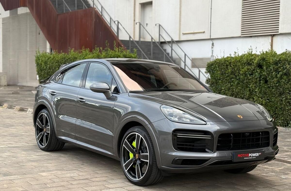 PORSCHE Cayenne Turbo S E-Hybrid
