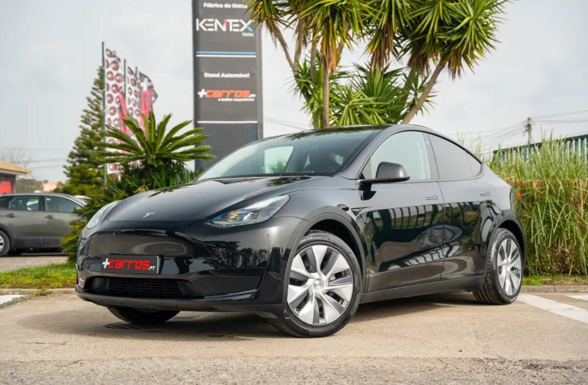 TESLA Model Y Tração Traseira