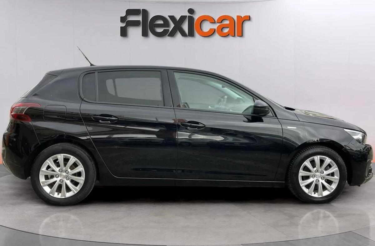 PEUGEOT 308 1.2 PureTech Style