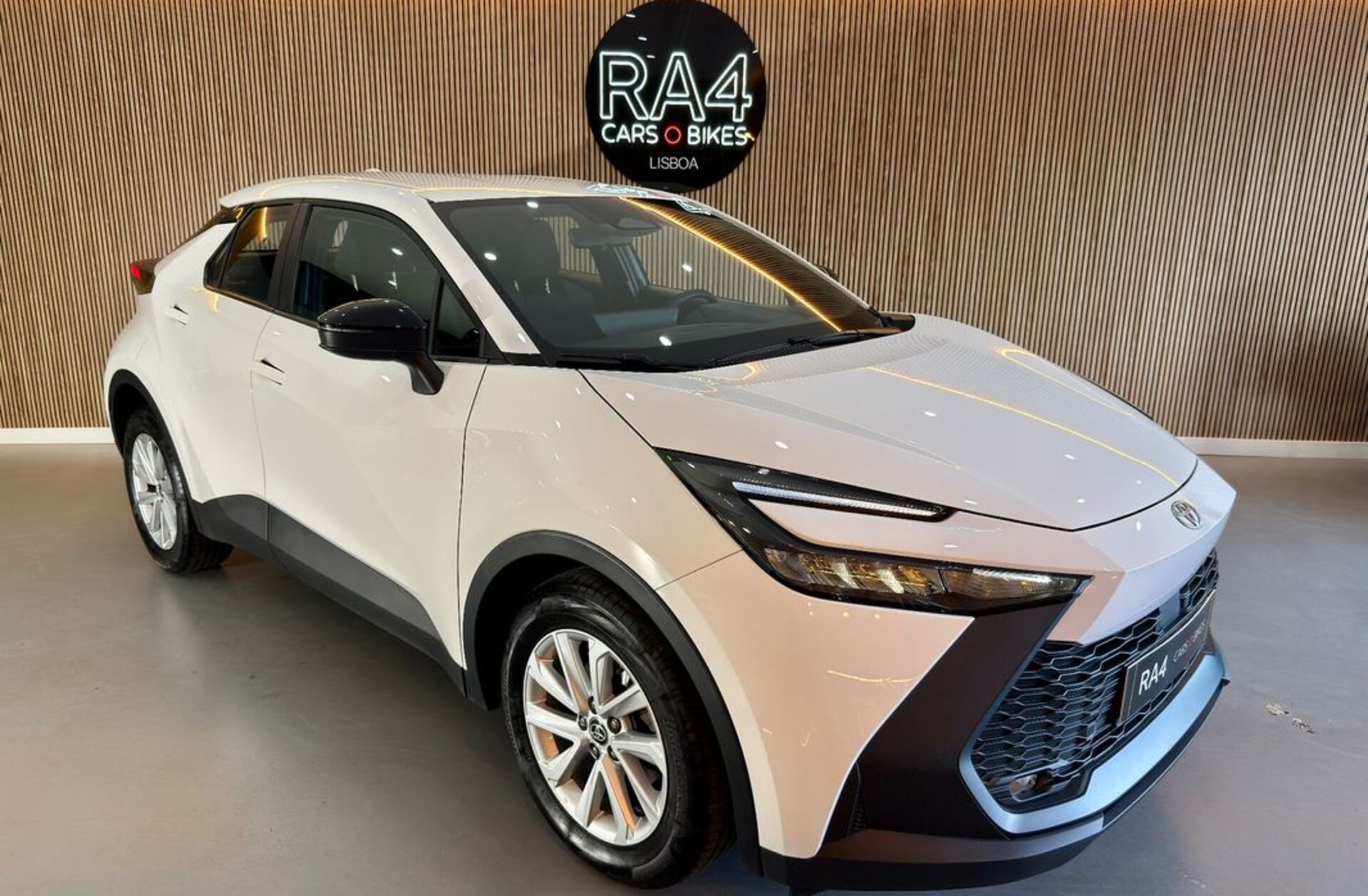TOYOTA C-HR 1.8 Hybrid Exclusive