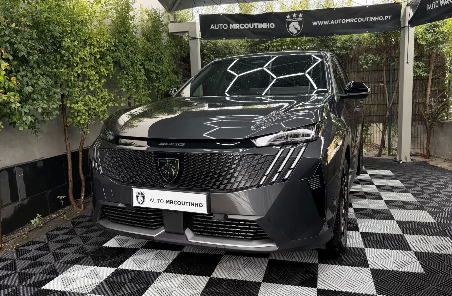 PEUGEOT 3008 1.2 Hybrid Allure e-DCS6