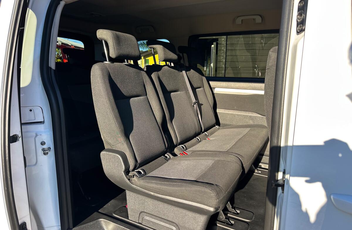 PEUGEOT Traveller 1.5 BlueHDi L2H1 Allure Standard