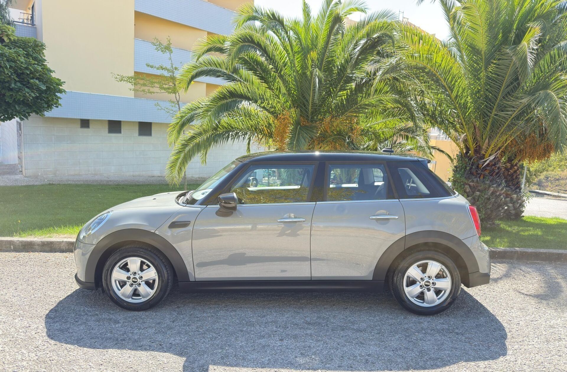 MINI Mini Cooper Premium Essential Auto