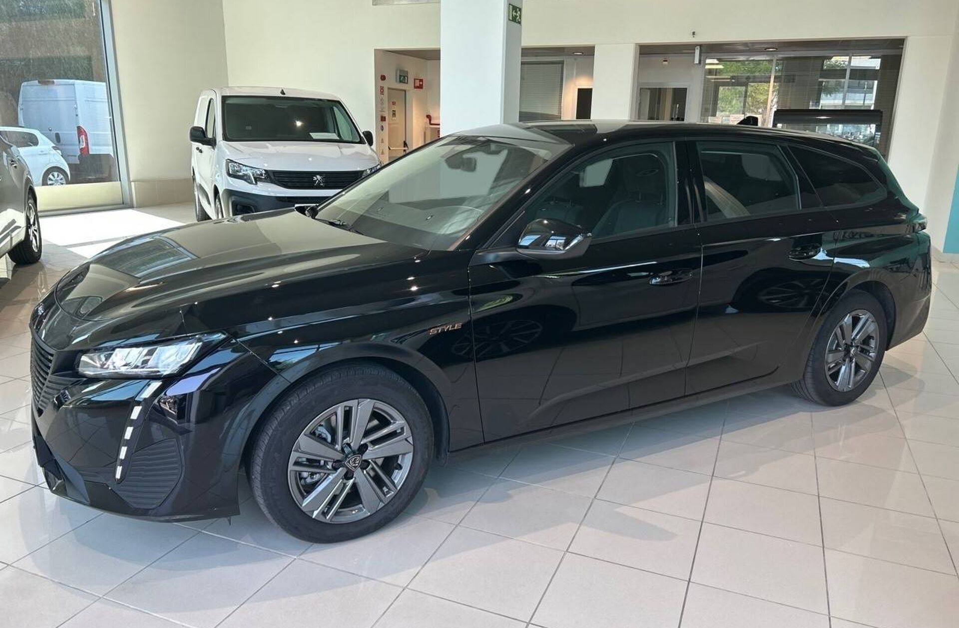 PEUGEOT 308 1.5 BlueHDi Style EAT8