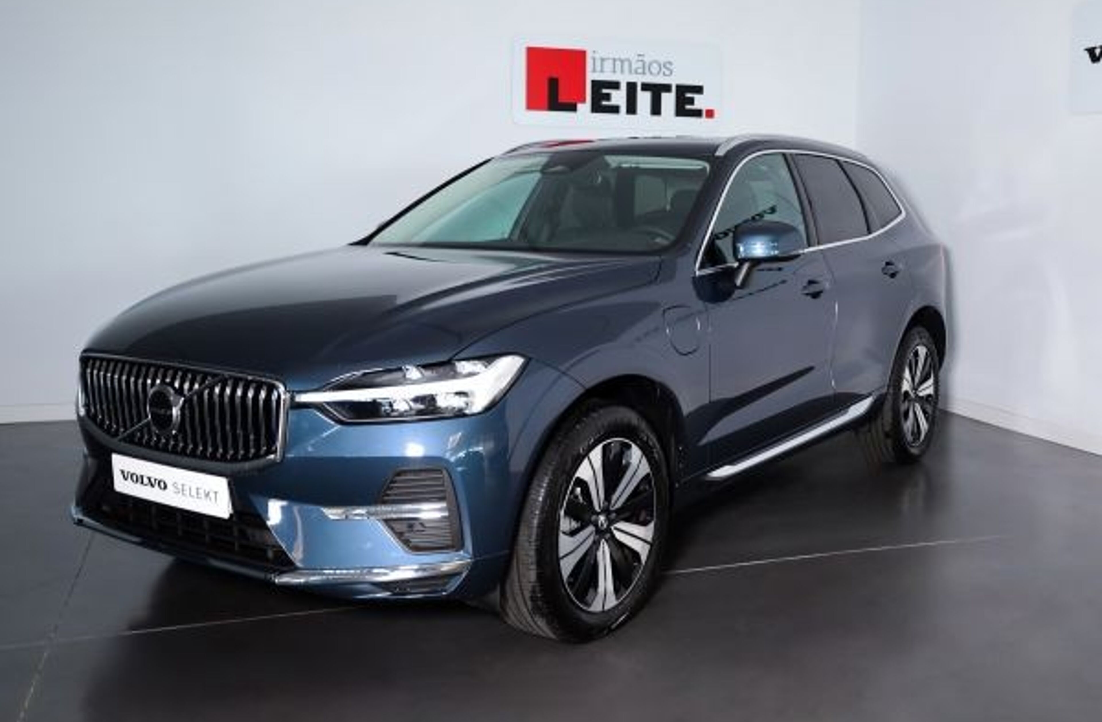 VOLVO XC60 2.0 T6 350 AWD PHEV Plus Bright Auto