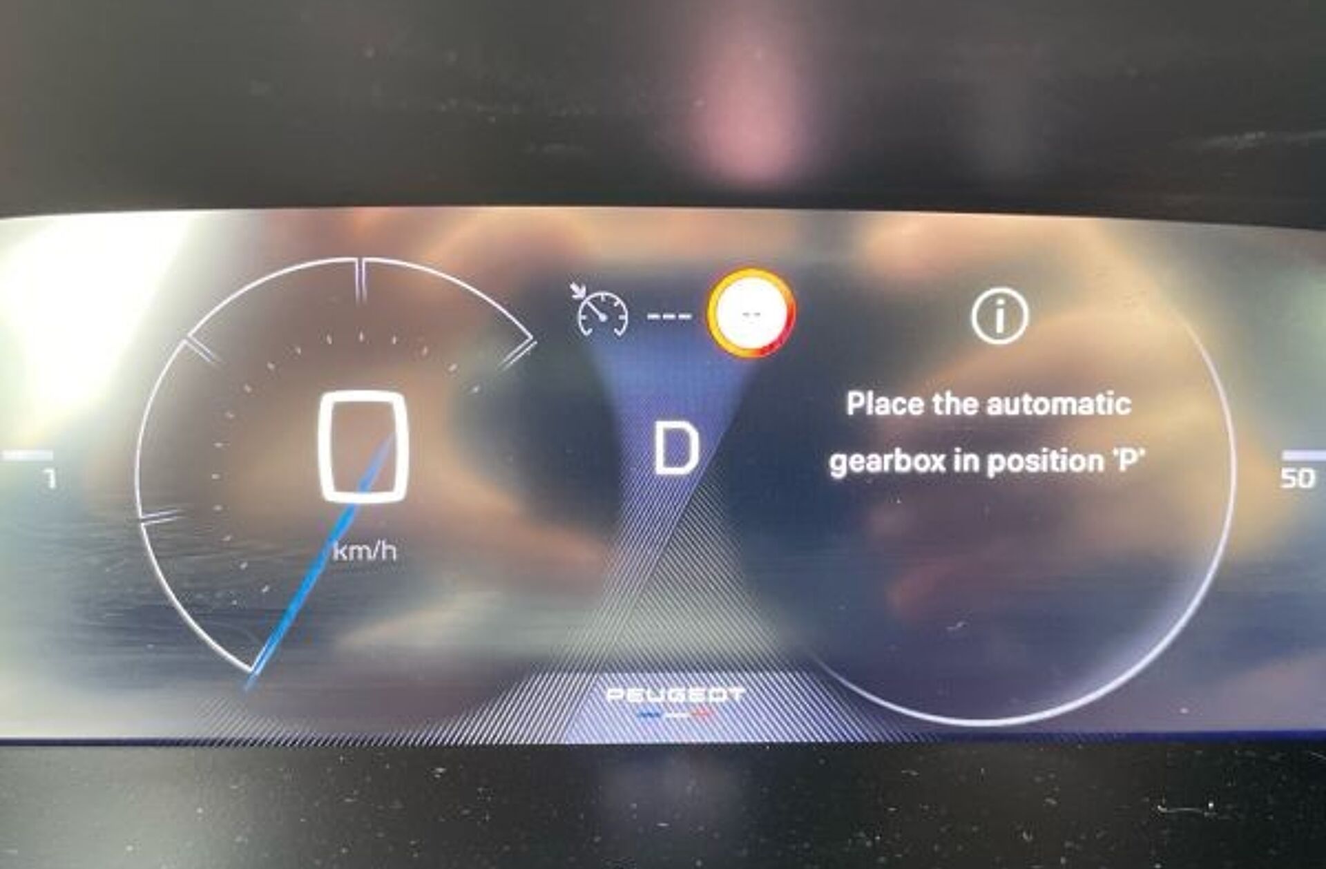 PEUGEOT 2008 1.2 Hybrid Allure e-DCS6