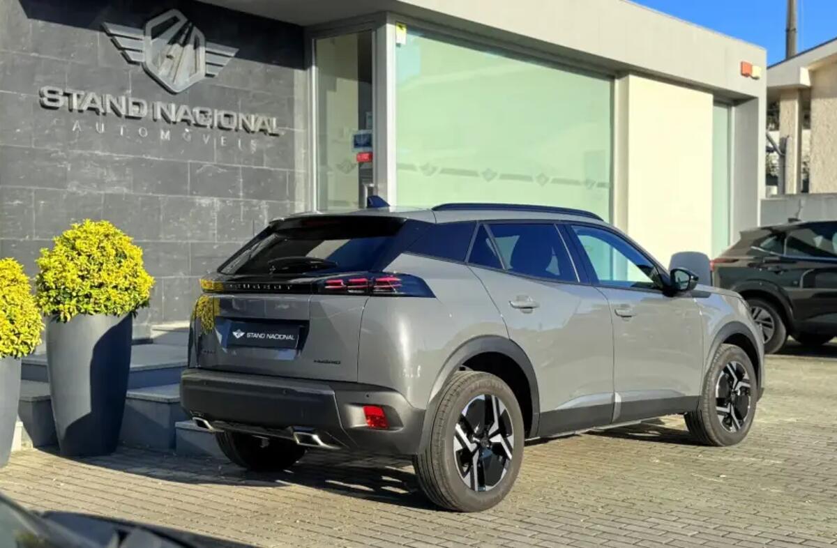 PEUGEOT 2008 1.2 Hybrid Allure e-DCS6