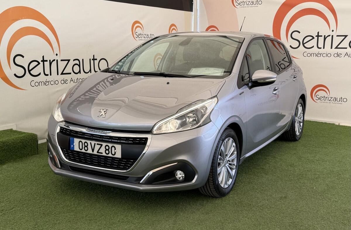 PEUGEOT 208 1.2 PureTech Signature
