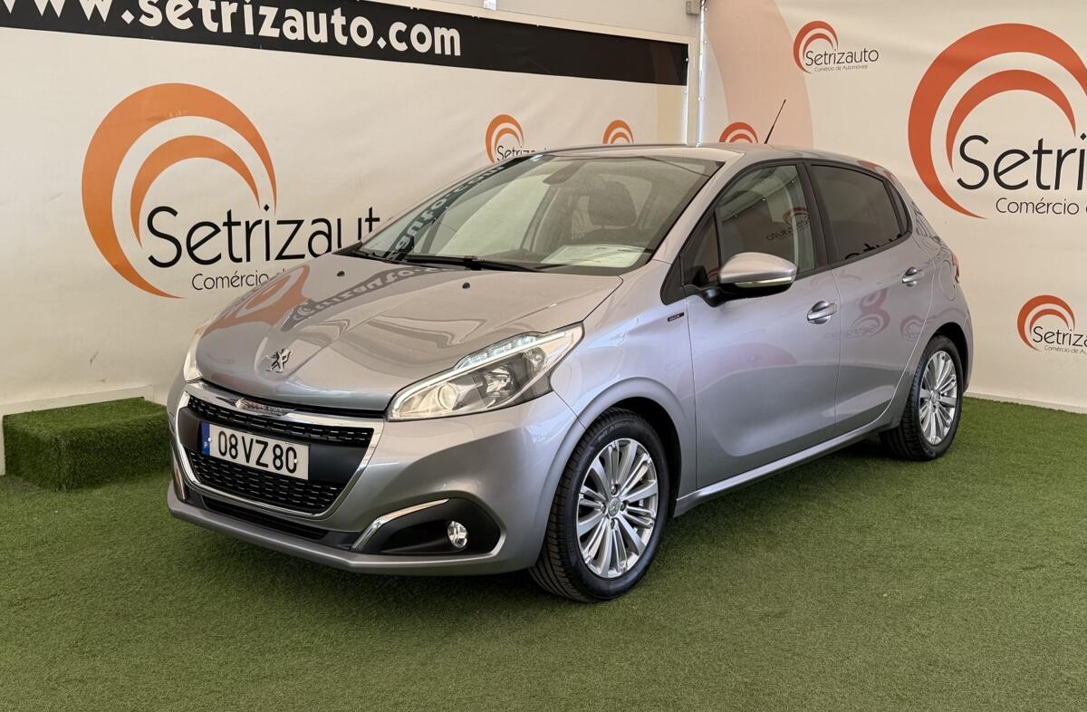 PEUGEOT 208 1.2 PureTech Signature