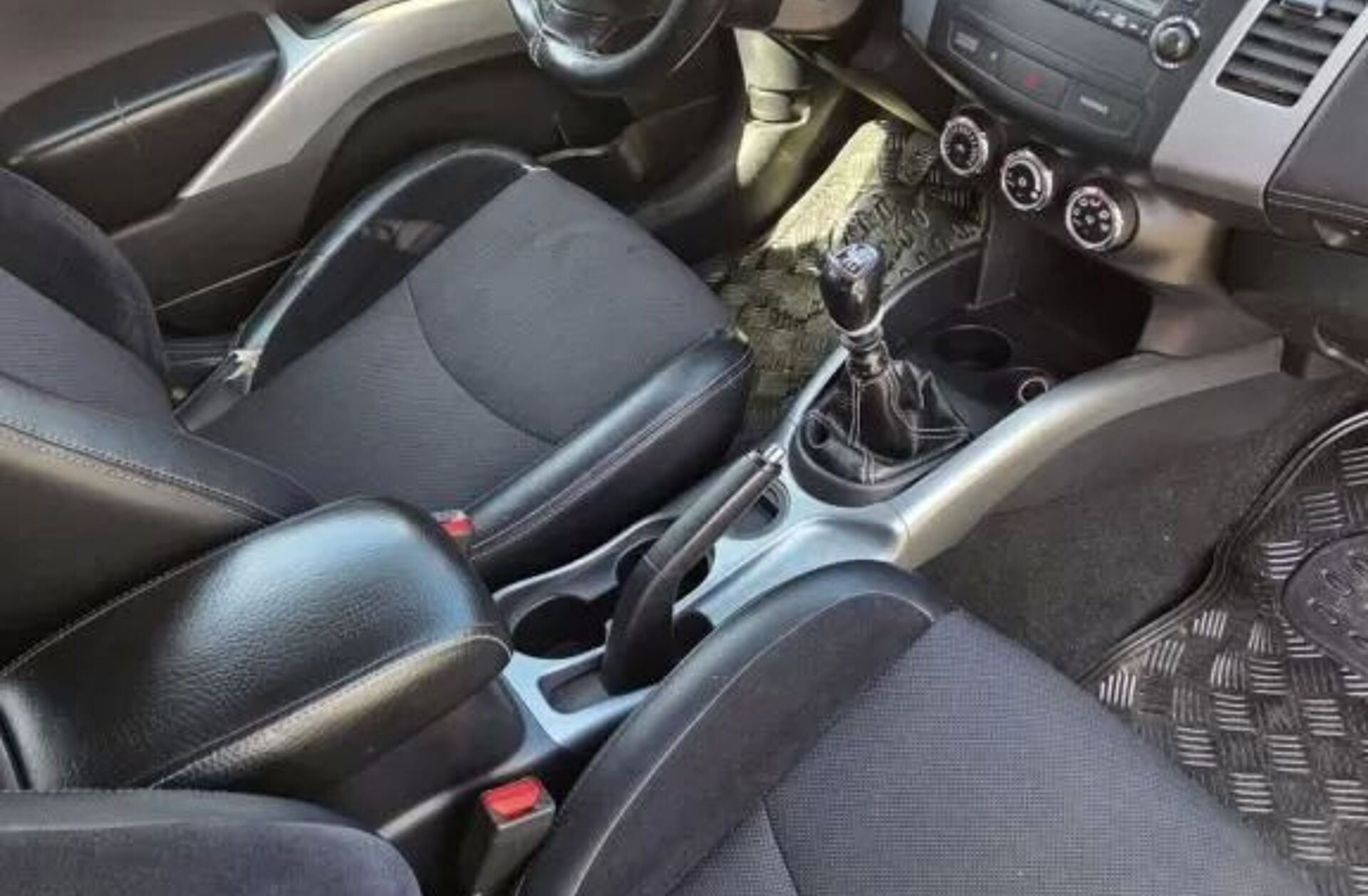 MITSUBISHI Outlander 2.2 DI-D Instyle