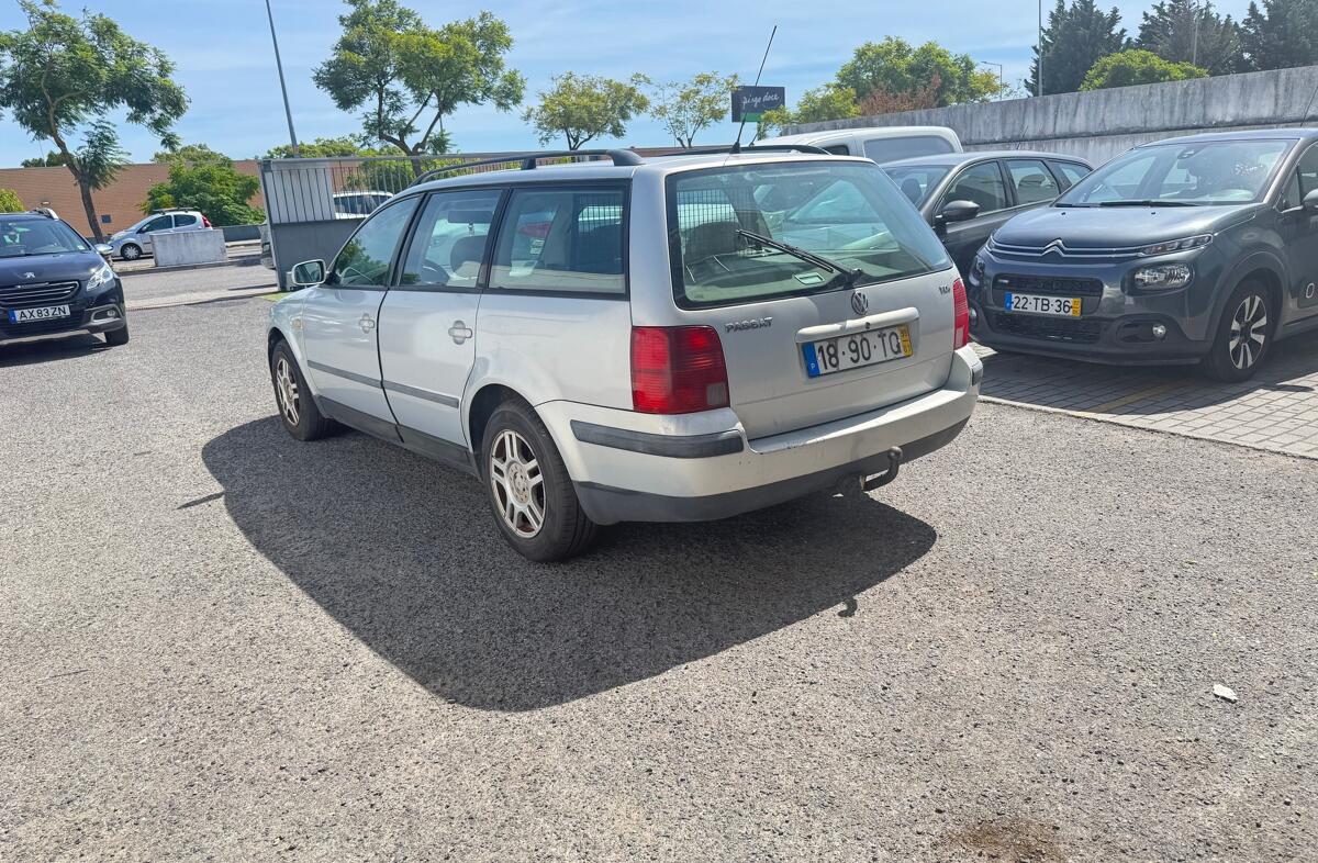 VOLKSWAGEN Passat 1.9 TDi Trendline