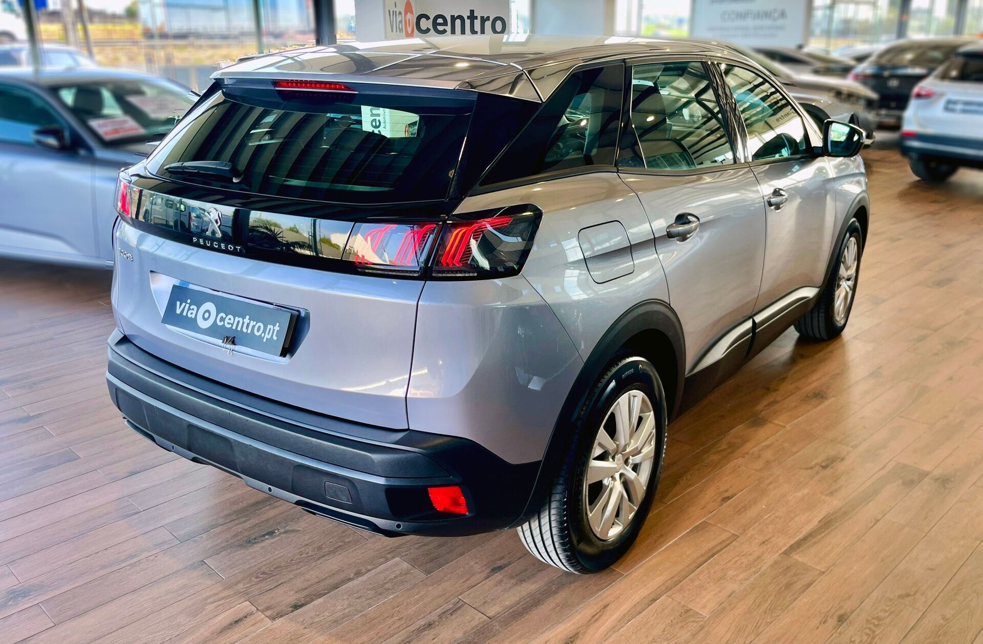 PEUGEOT 3008 1.2 PureTech Active Pack