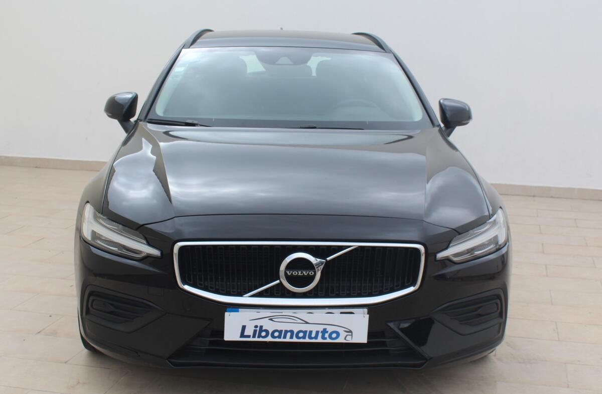 VOLVO V60 2.0 B4 Momentum Geartronic
