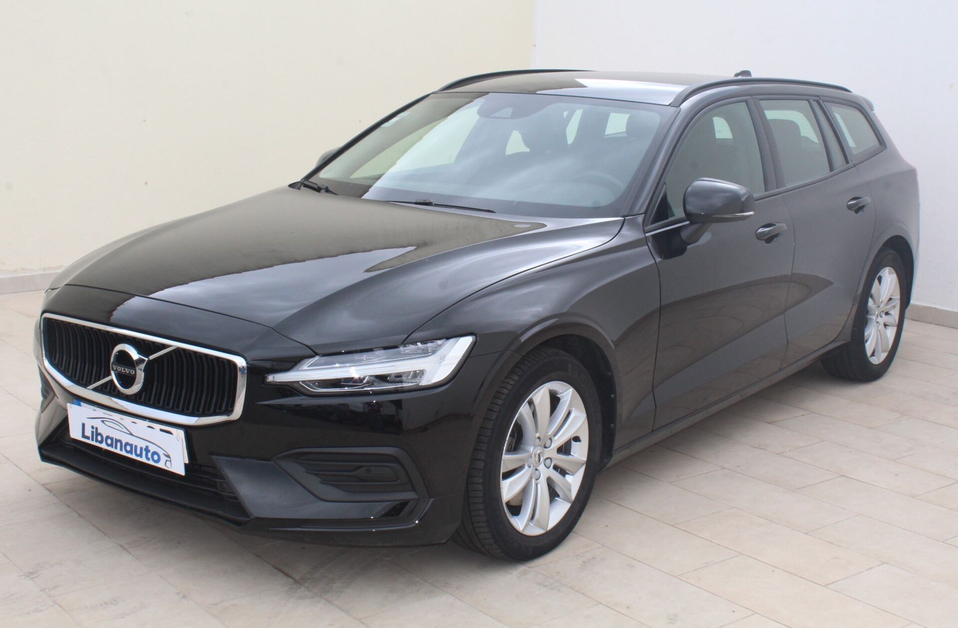 VOLVO V60 2.0 B4 Momentum Geartronic