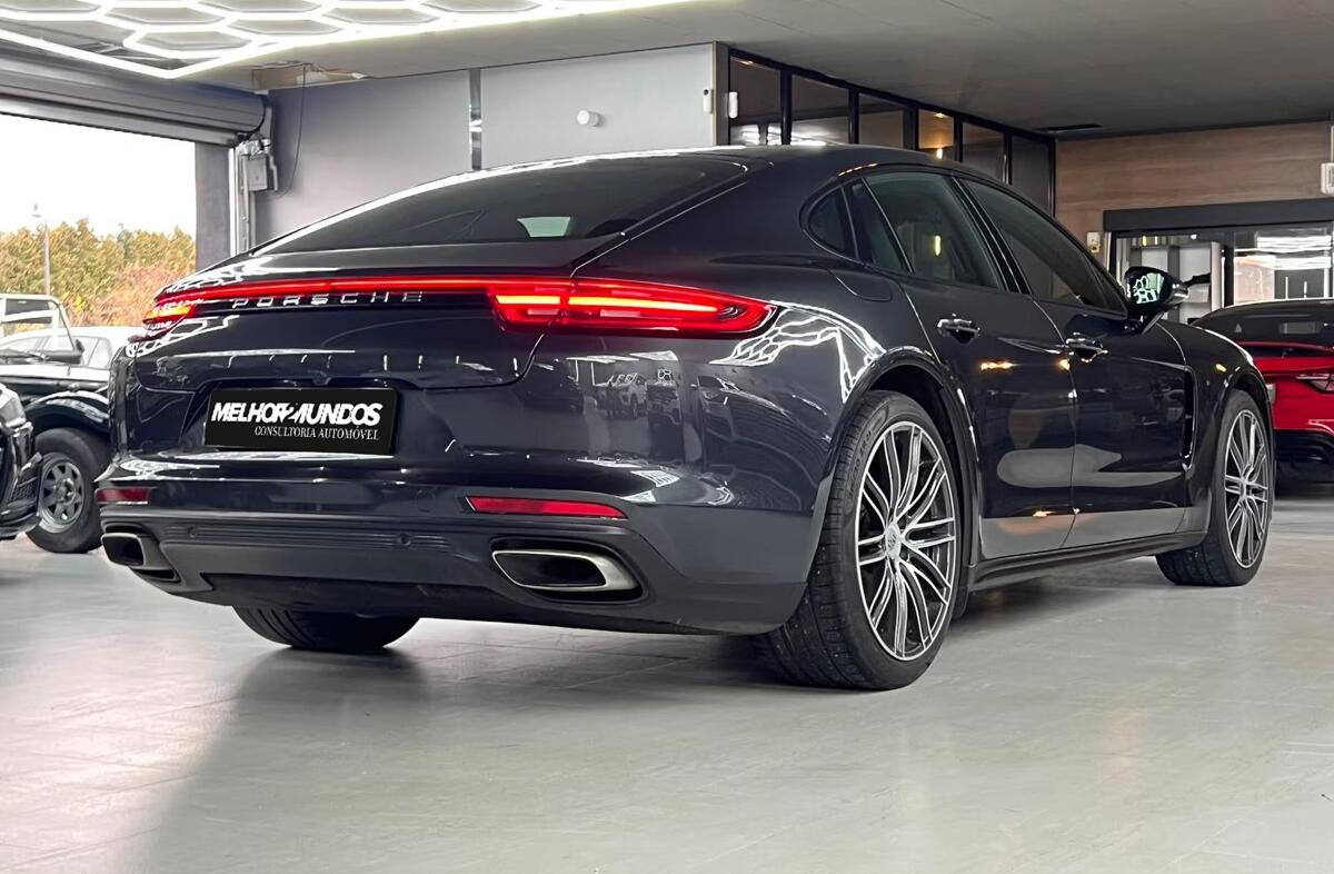 PORSCHE Panamera Turbo