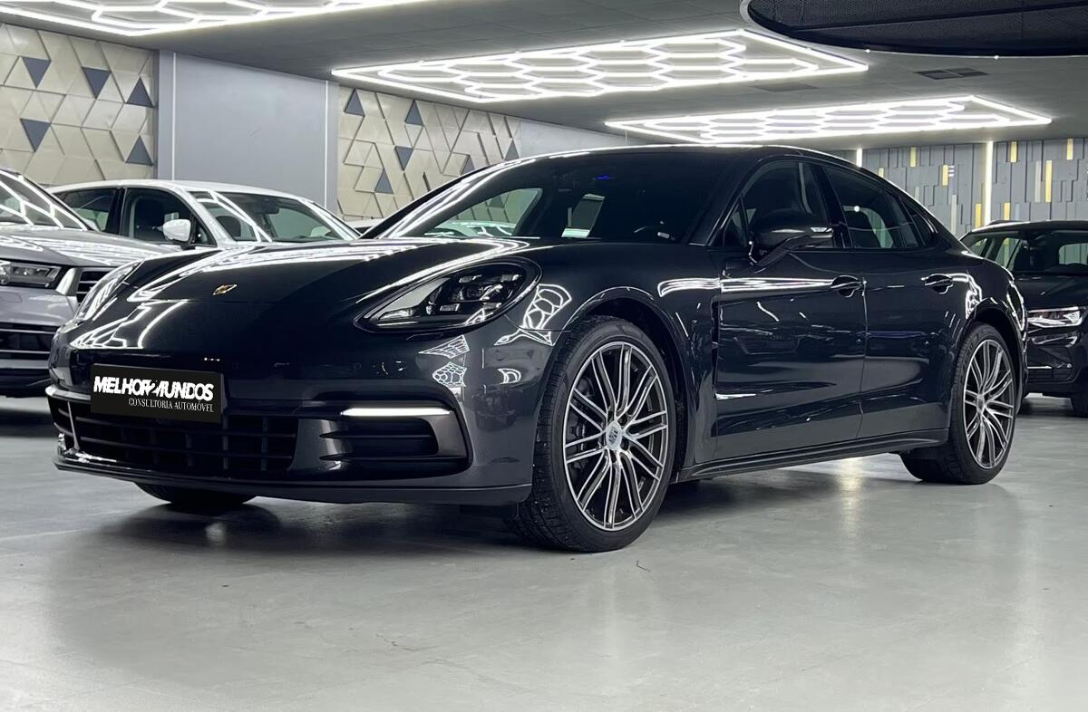 PORSCHE Panamera Turbo
