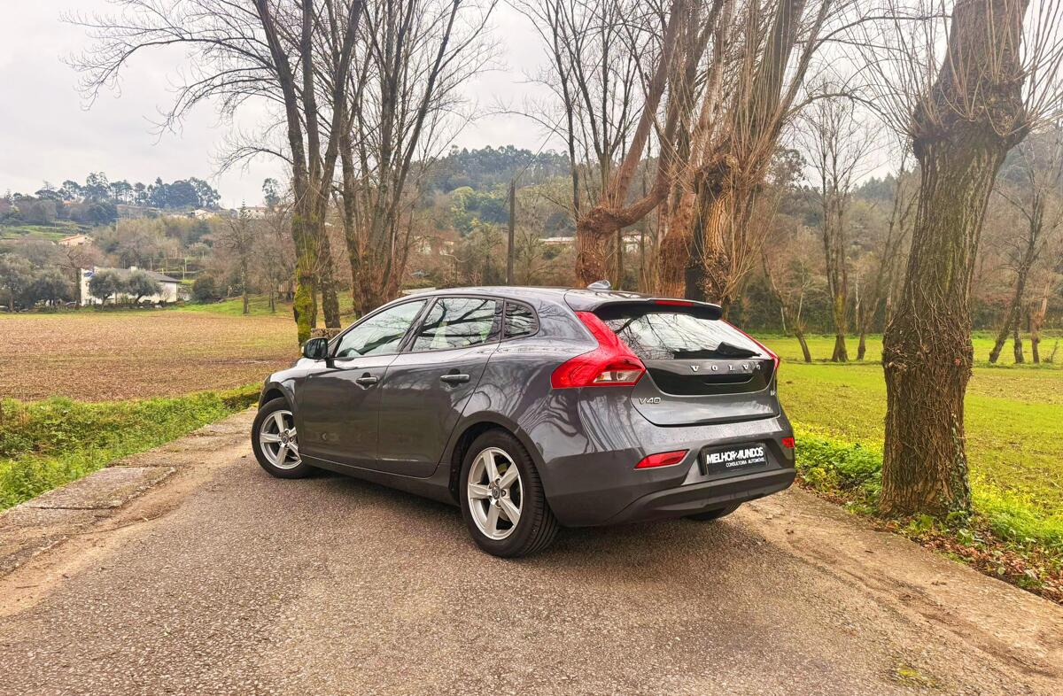 VOLVO V40 1.6 D2 Momentum
