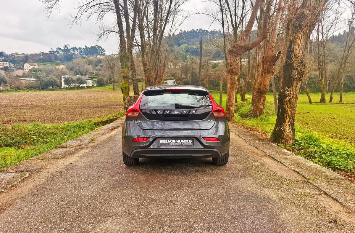 VOLVO V40 1.6 D2 Momentum