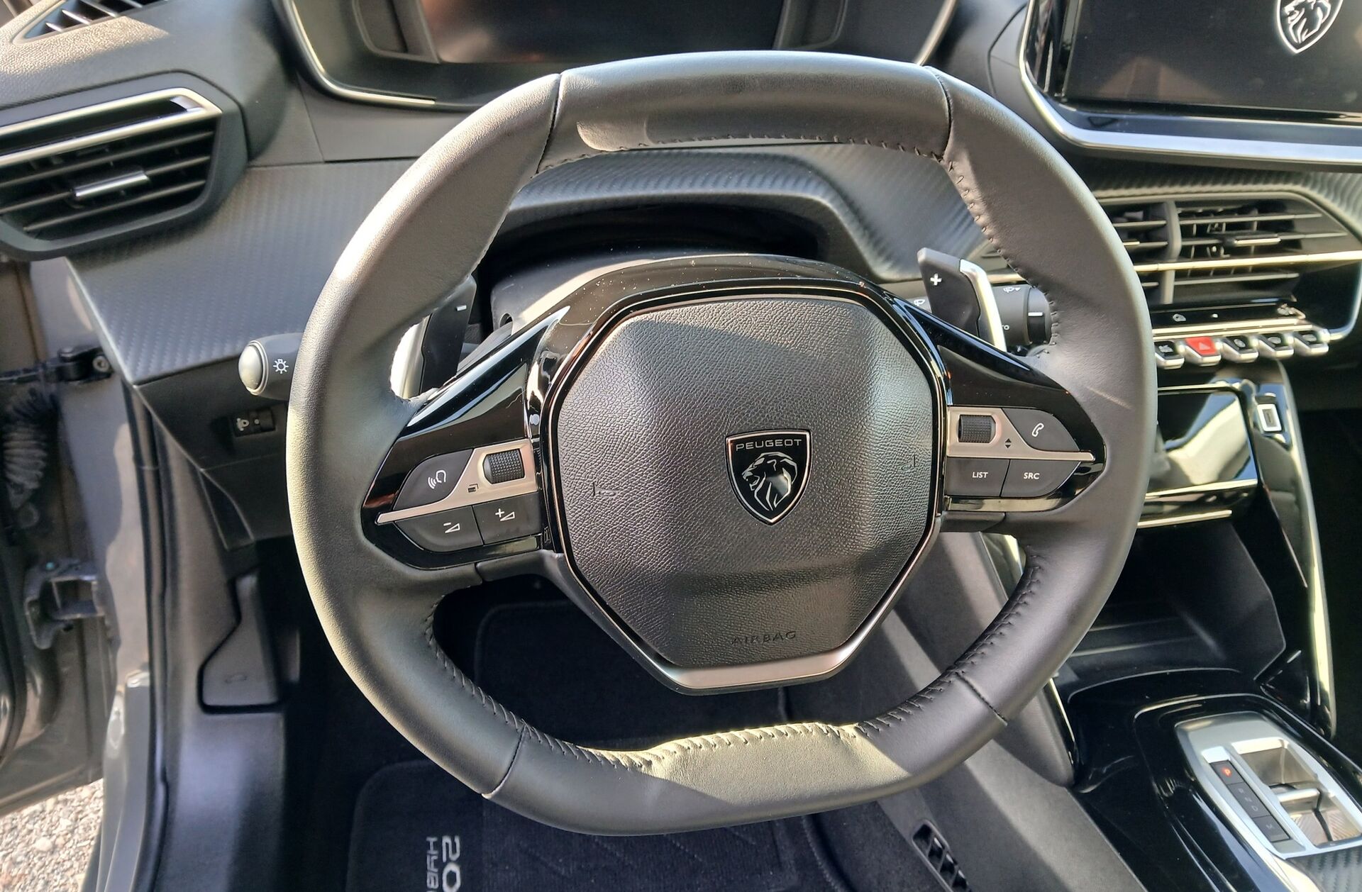 PEUGEOT 208 1.2 Hybrid Allure e-DCS6