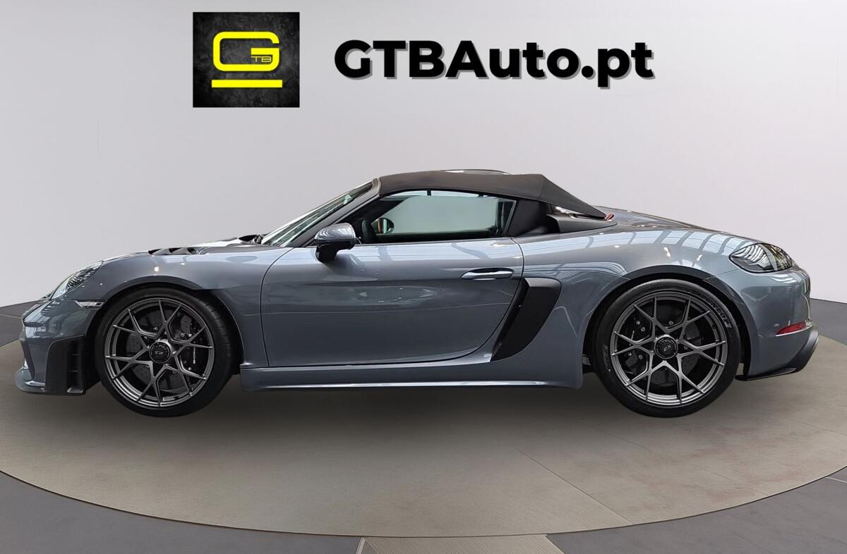 PORSCHE 718 Spyder RS