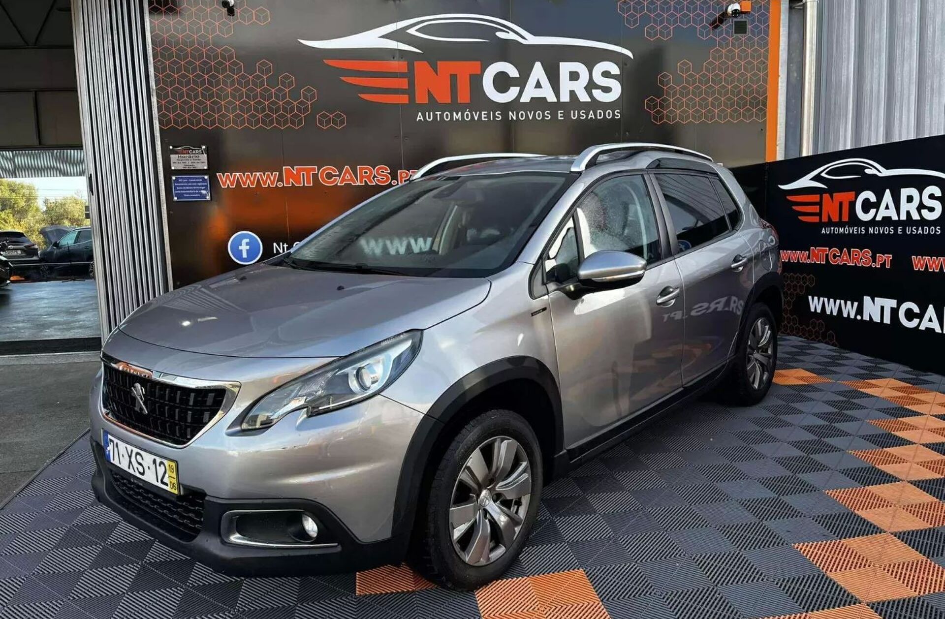 PEUGEOT 2008 1.2 PureTech Signature