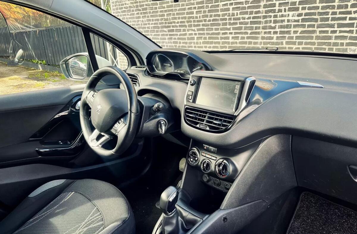 PEUGEOT 208 1.2 VTi Active
