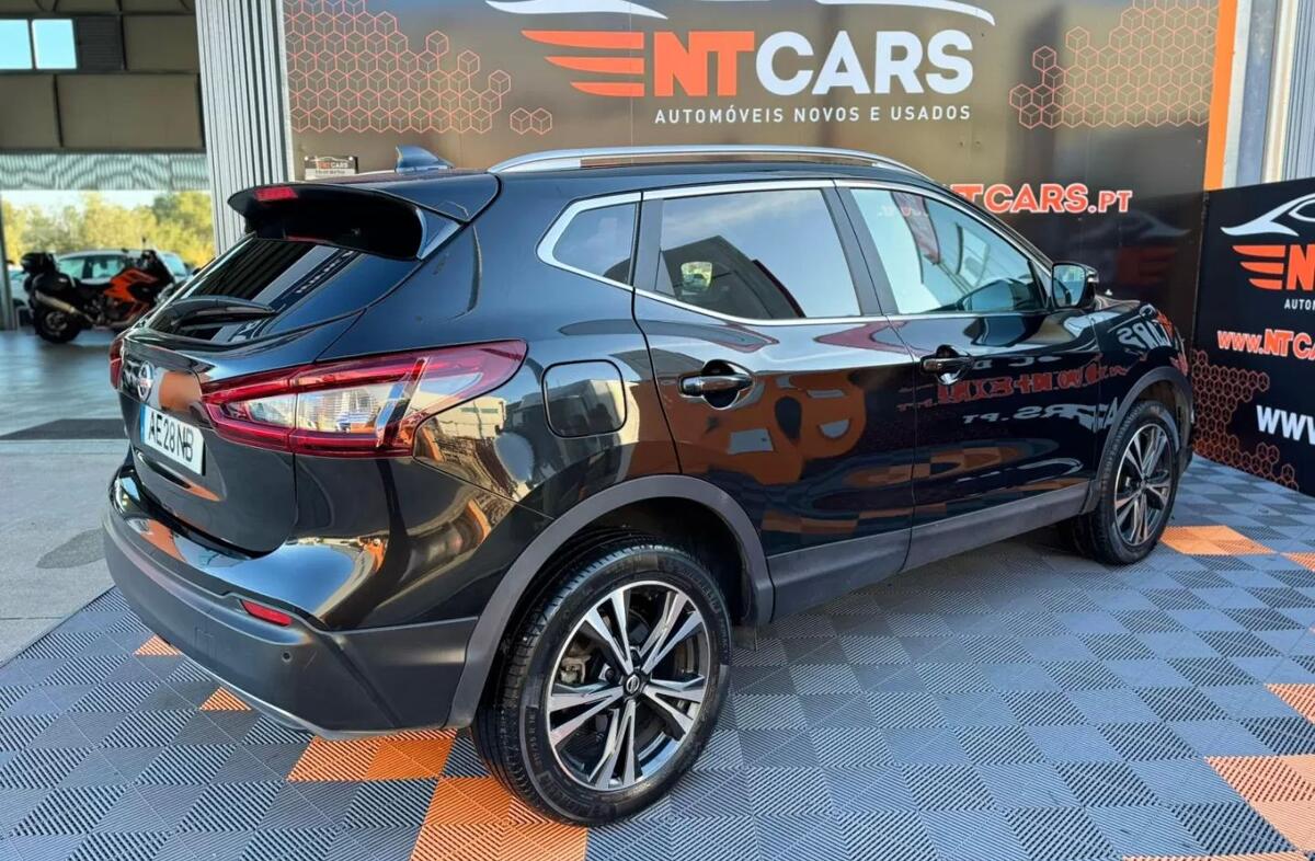 NISSAN Qashqai 1.3 DIG-T N-Connecta J18