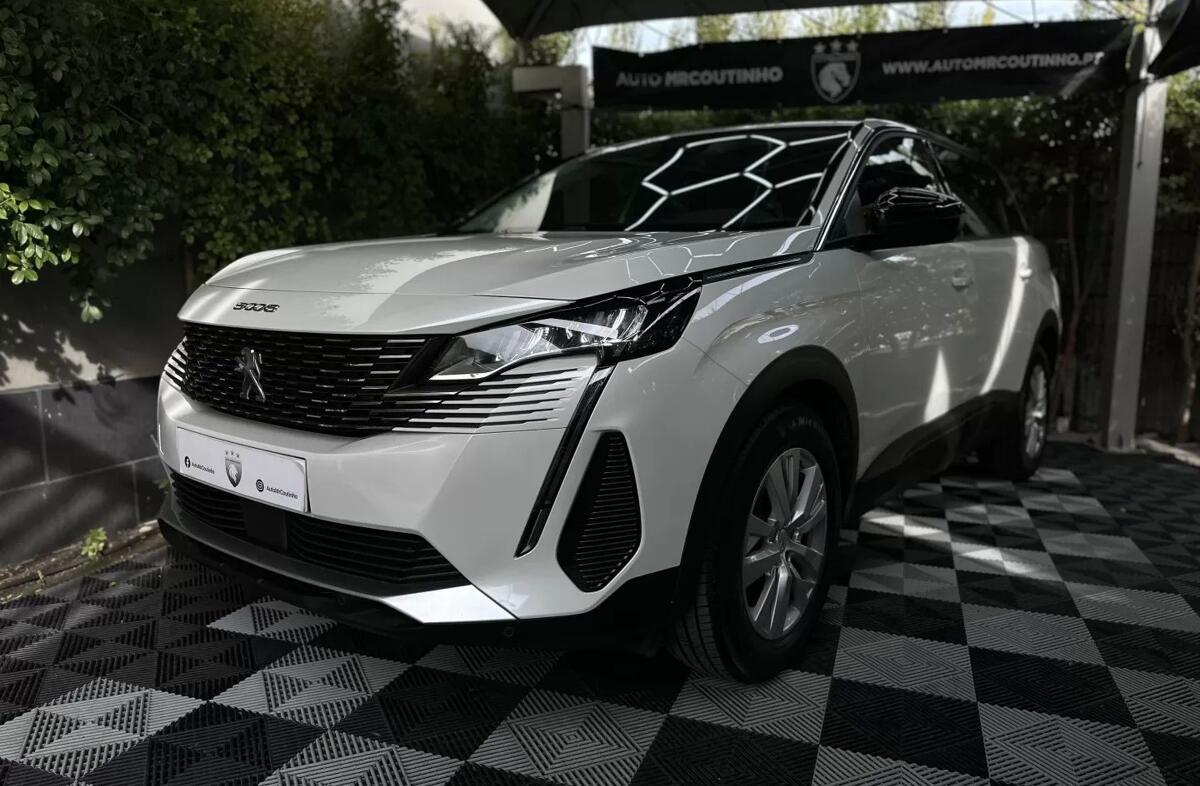 PEUGEOT 5008 1.2 PureTech Active Pack