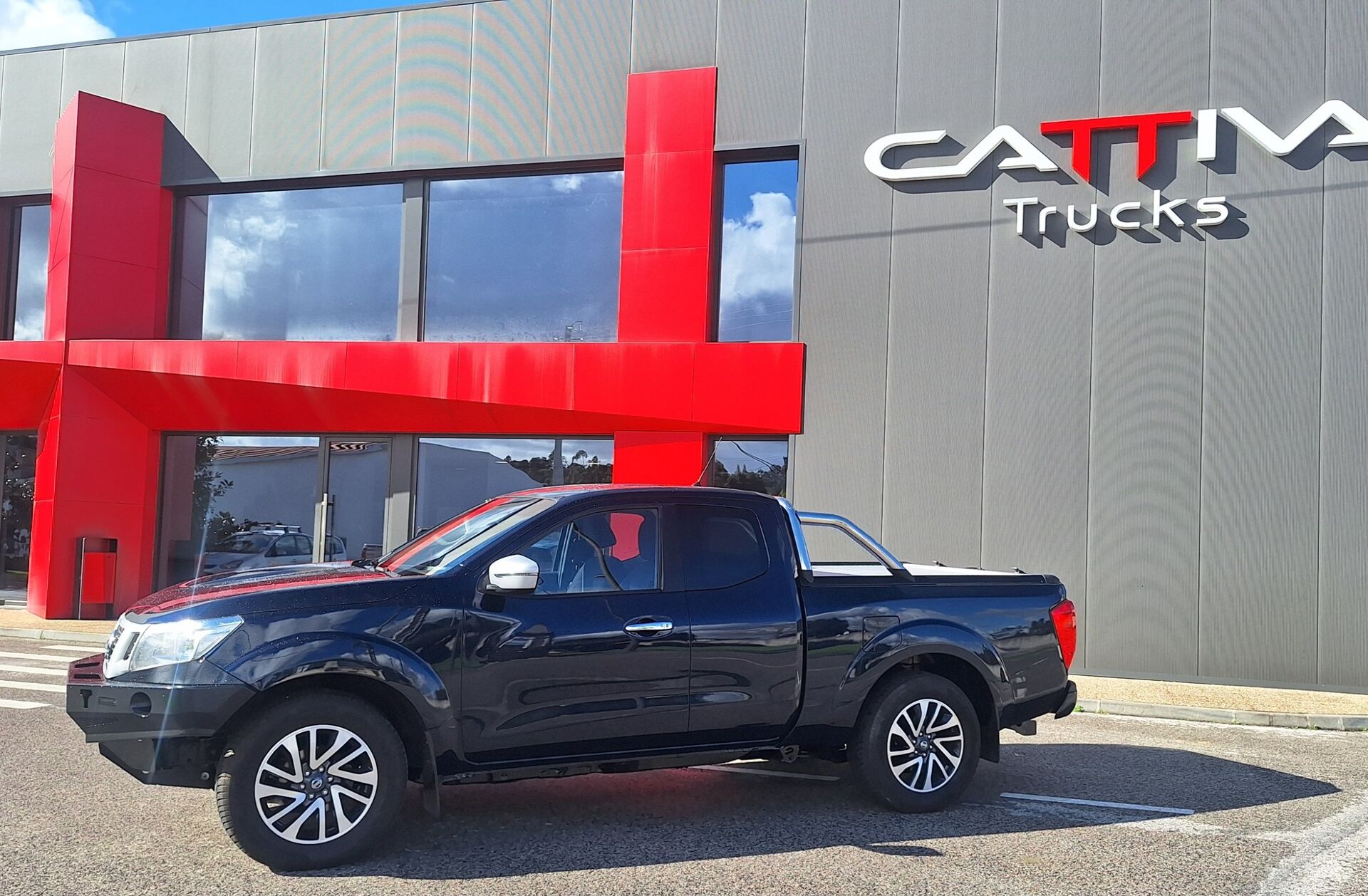 NISSAN Navara 2.3 dCi CD 4WD N-Connecta