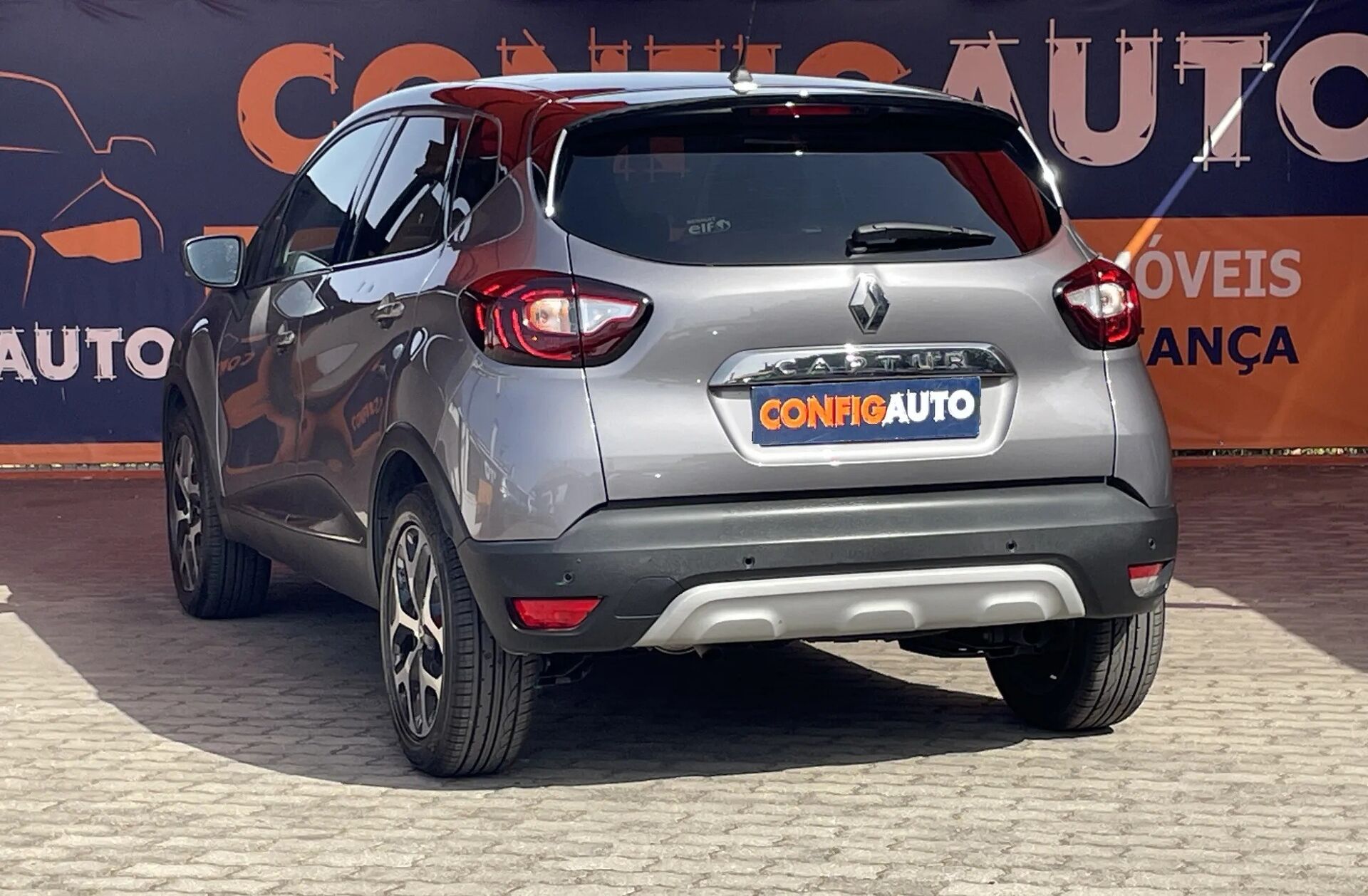RENAULT Captur 0.9 TCe Exclusive