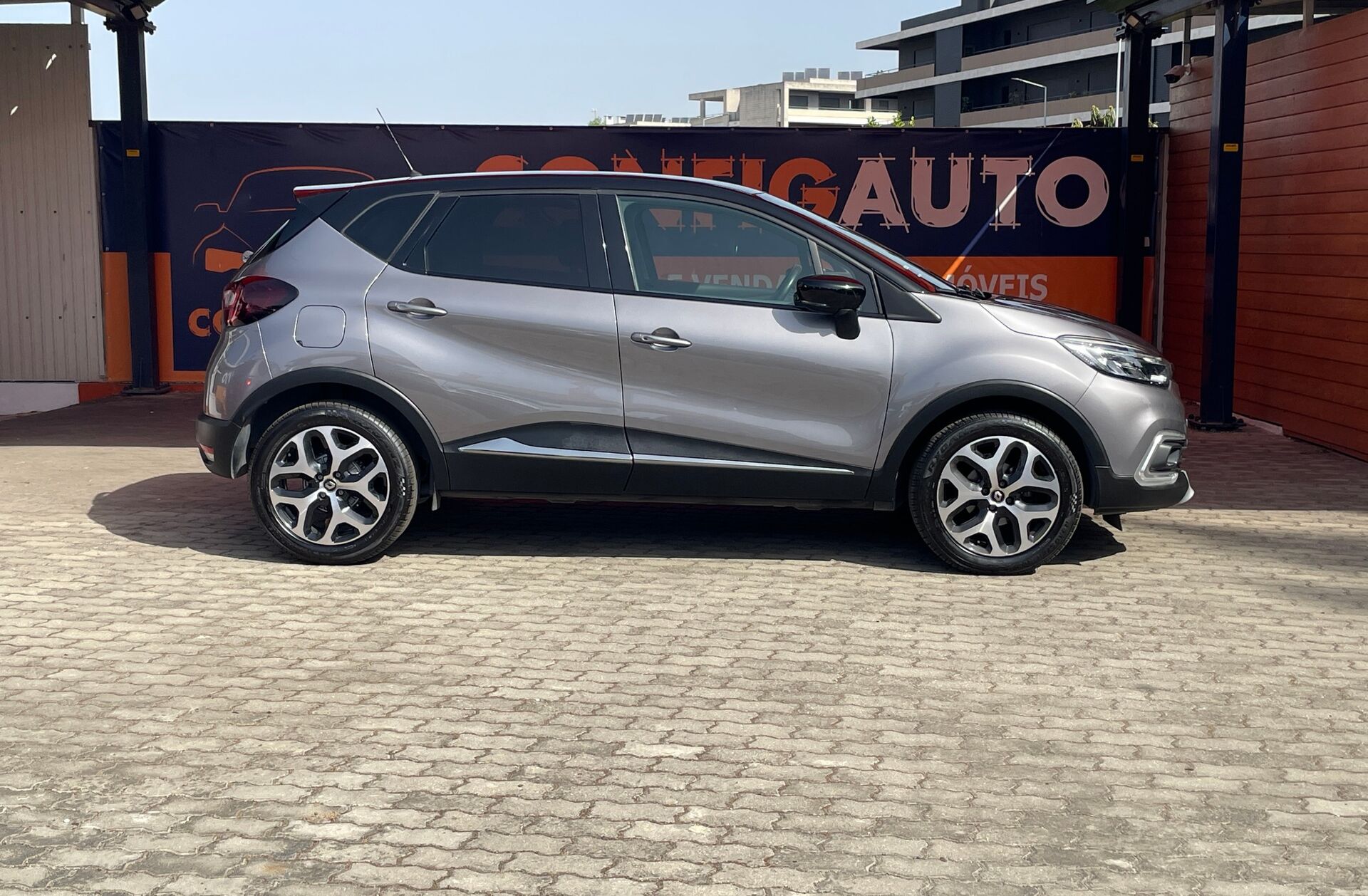 RENAULT Captur 0.9 TCe Exclusive