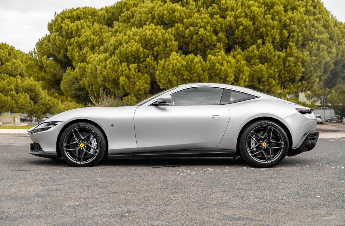 FERRARI Roma Roma
