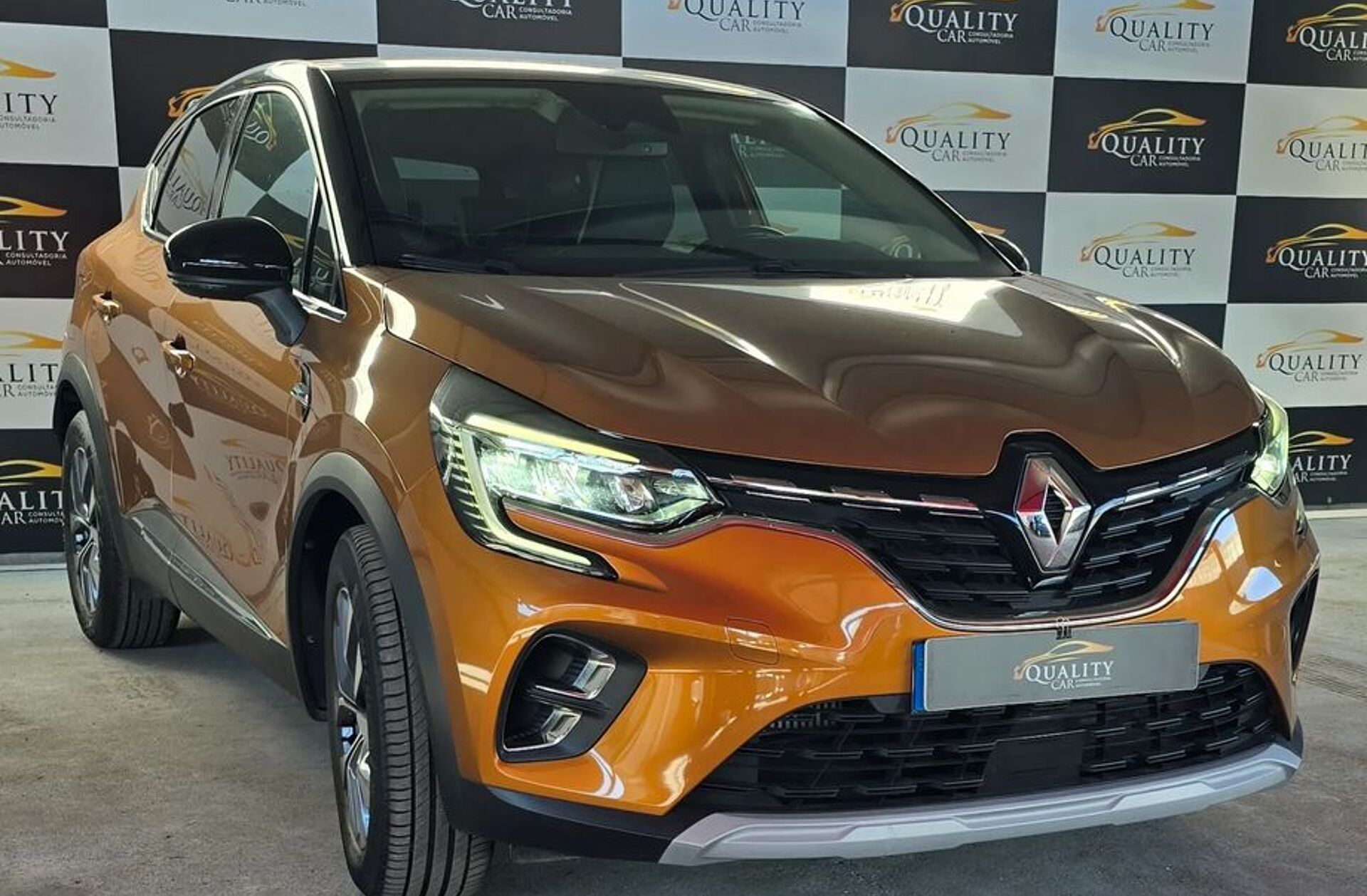 RENAULT Captur 1.0 TCe Exclusive