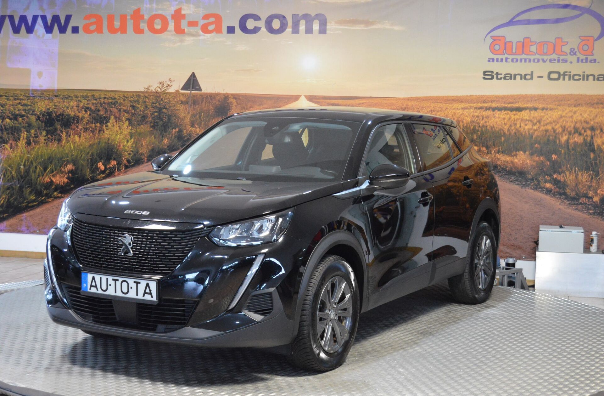 PEUGEOT 2008 1.2 PureTech Active Pack