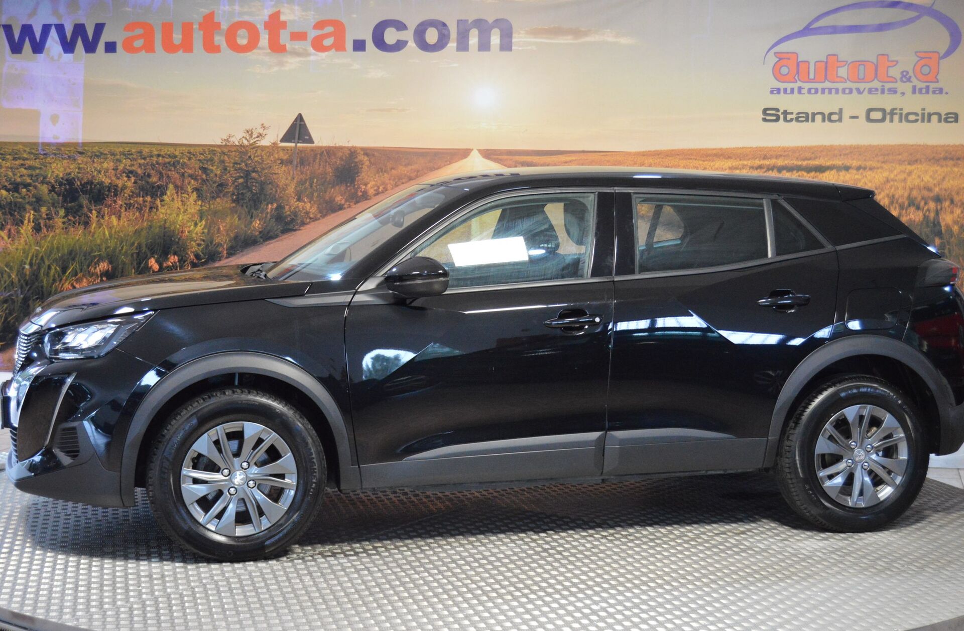 PEUGEOT 2008 1.2 PureTech Active Pack