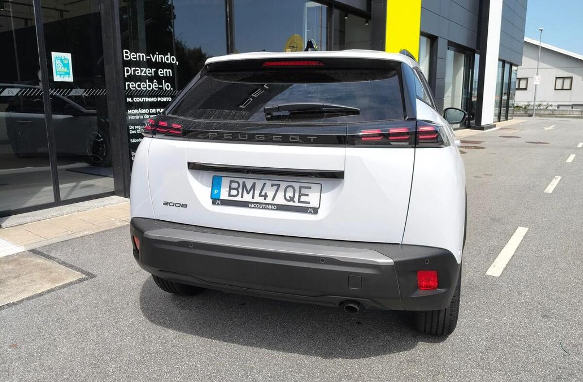 PEUGEOT 2008 1.2 PureTech Allure