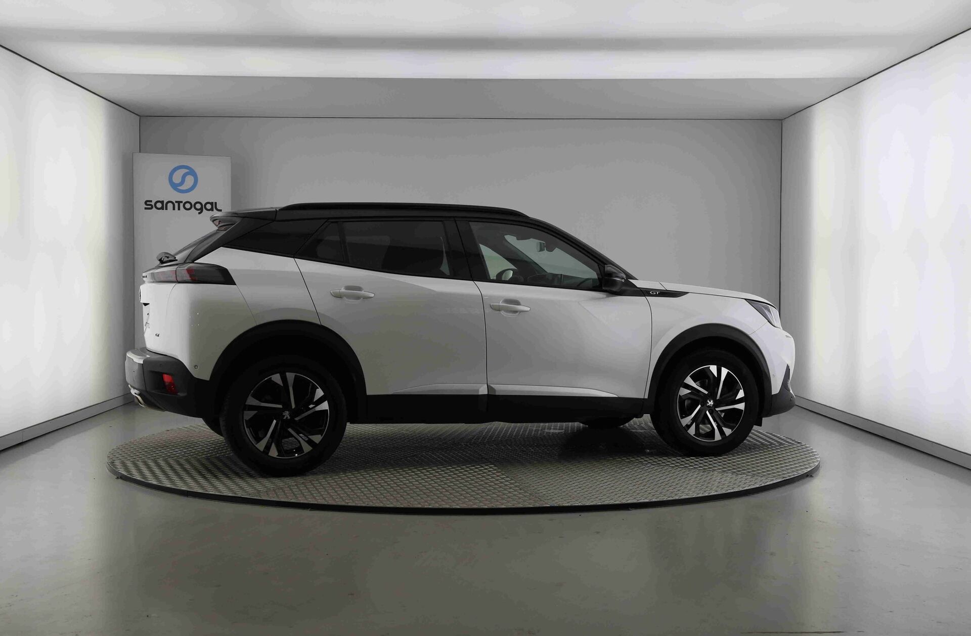 PEUGEOT 2008 1.2 PureTech GT EAT8