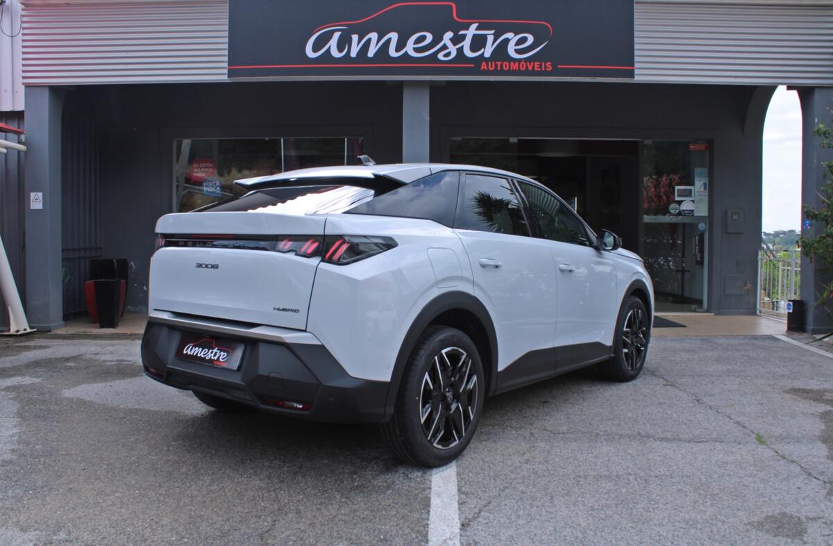 PEUGEOT 3008 1.2 Hybrid Allure e-DCS6